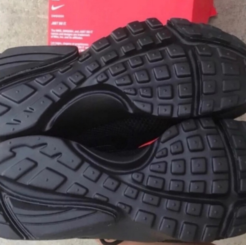 Nike Presto Fly WOMEN SIZE 8.5 IN YOUTH SIZE - Picture 6 of 8